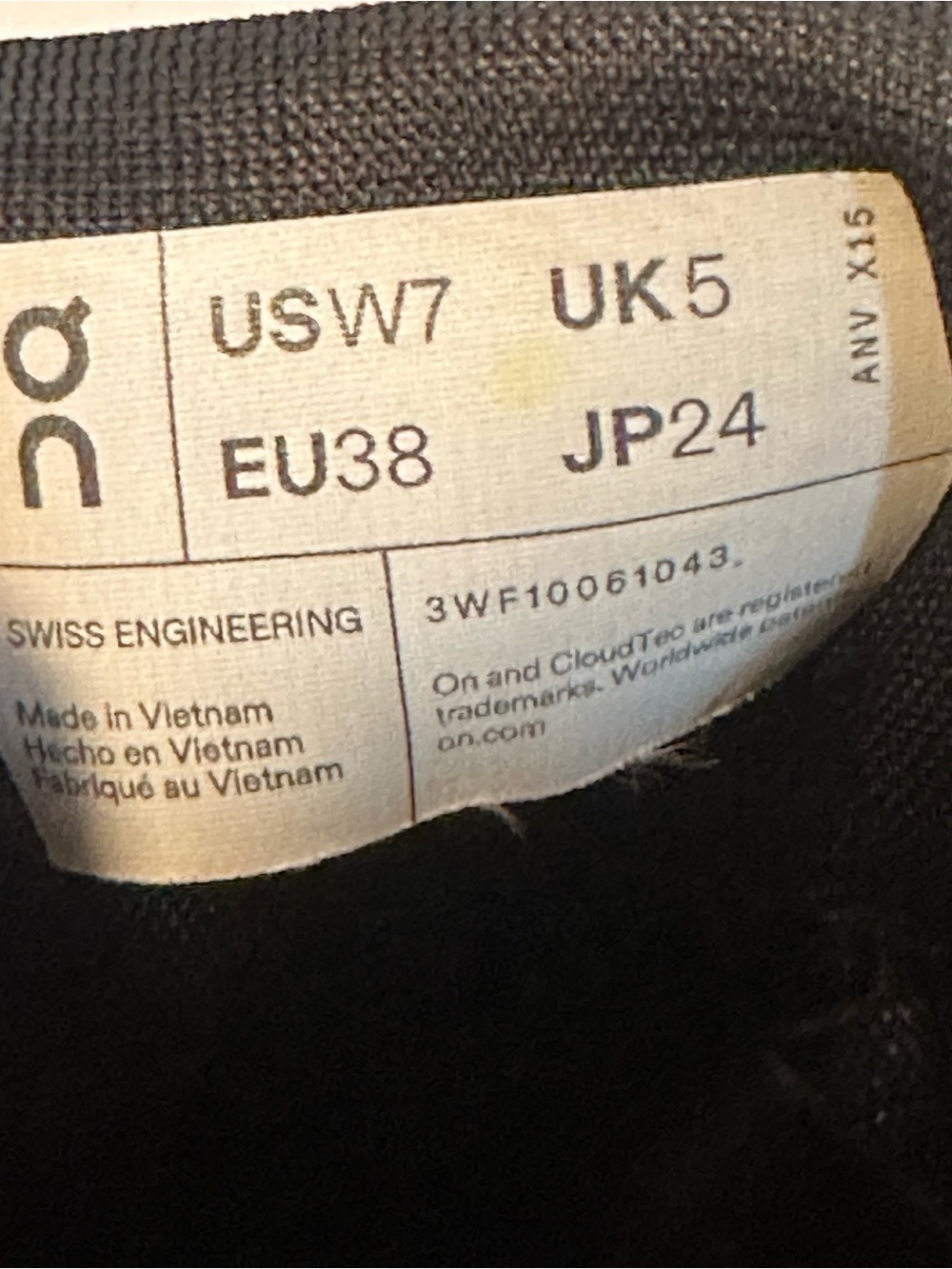 ON Cloud 6 Running Shoes - Picture 7 of 7